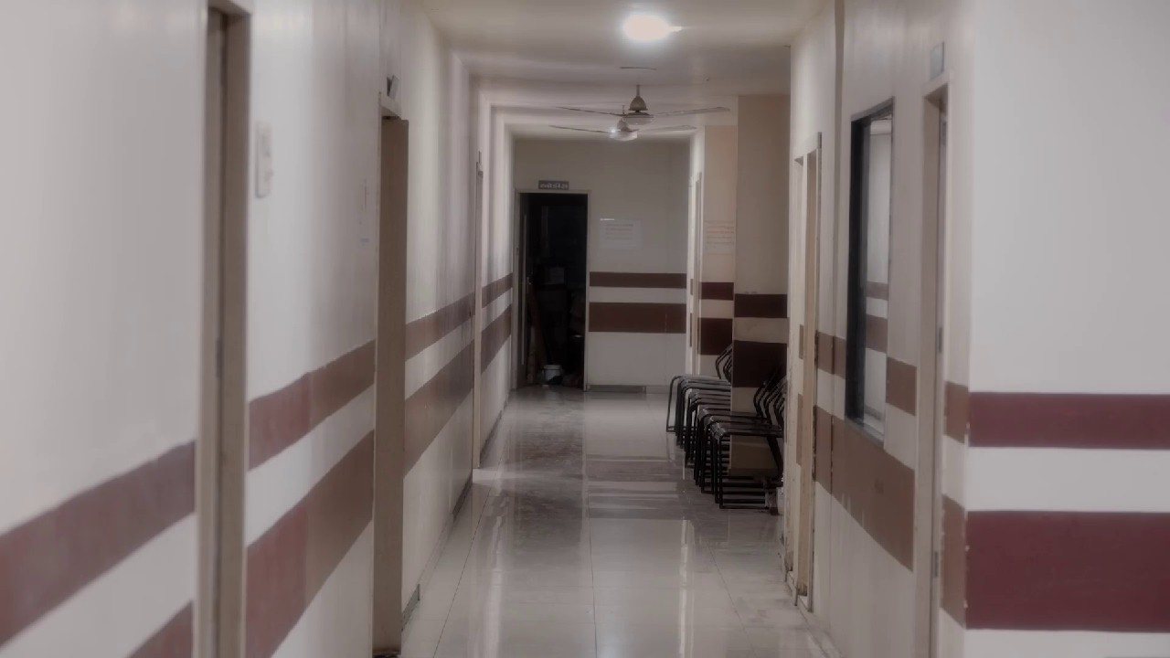 Gadbad Gotalo S01E01 Case is Open 1080p JOJO WEB-DL Gujarati AAC 2.0 x264 CineVood.mkv.0001.jpg